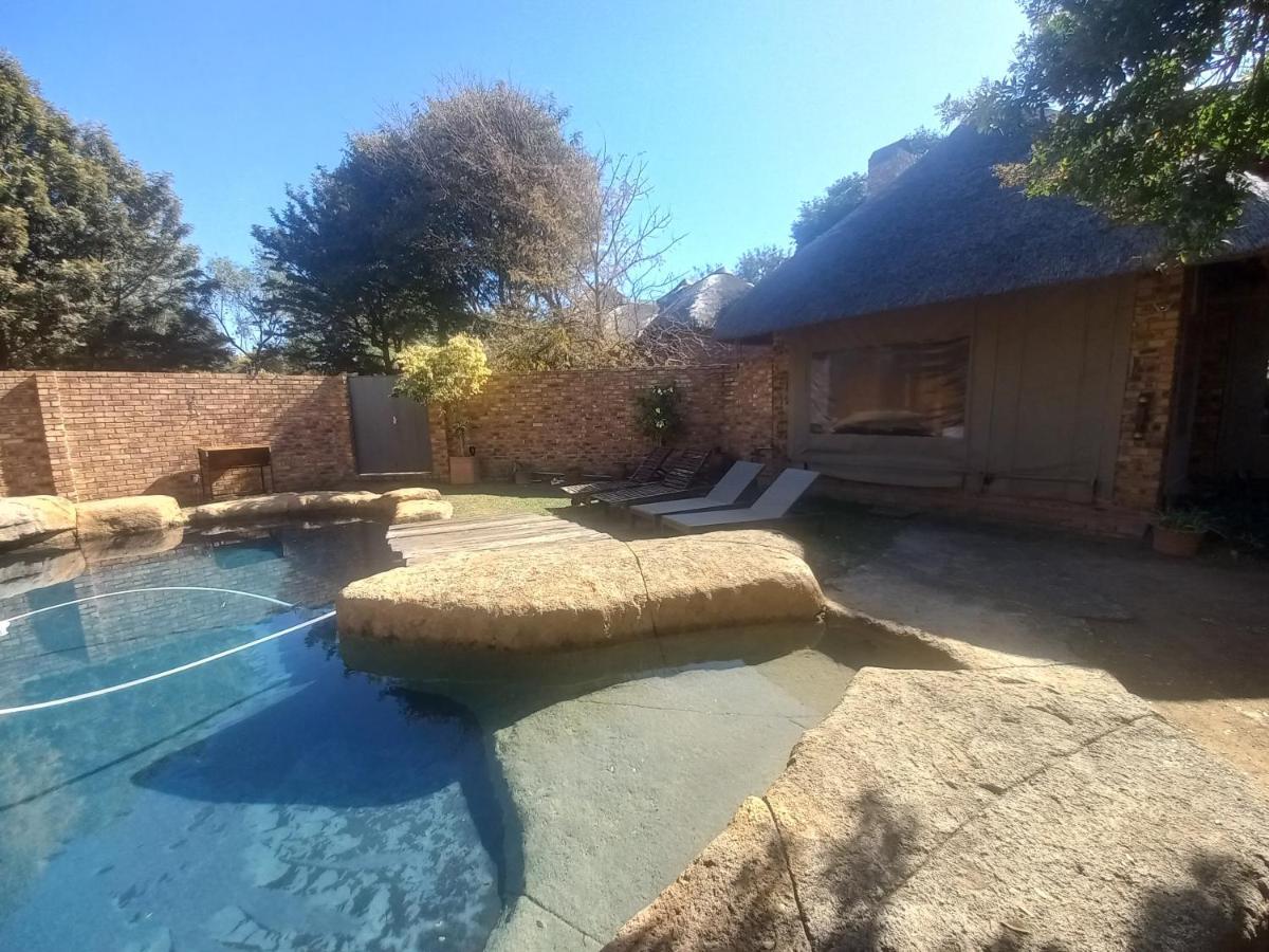 Khaya Africa Guesthouse Midrand Exteriör bild